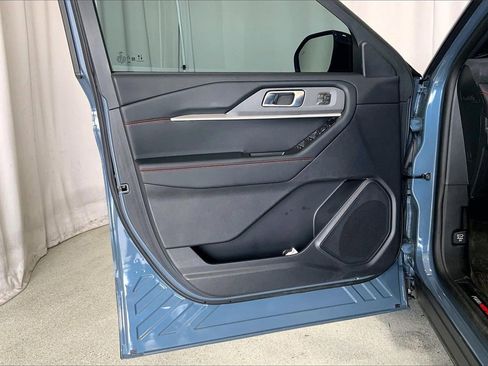 Used 2025 Ford Explorer ST image 21