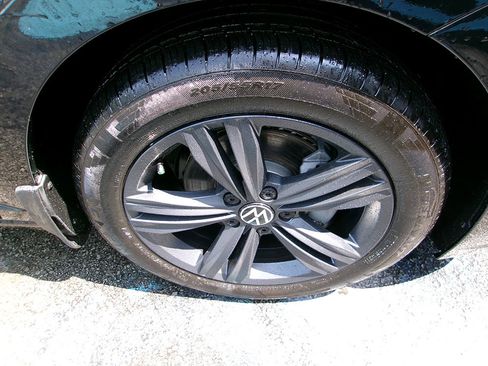 Used 2024 Volkswagen Jetta SE w/ Panoramic Sunroof Package FWD image 7