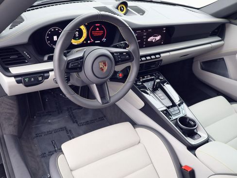 Certified 2025 Porsche 911 Targa 4 GTS AWD/4WD image 4