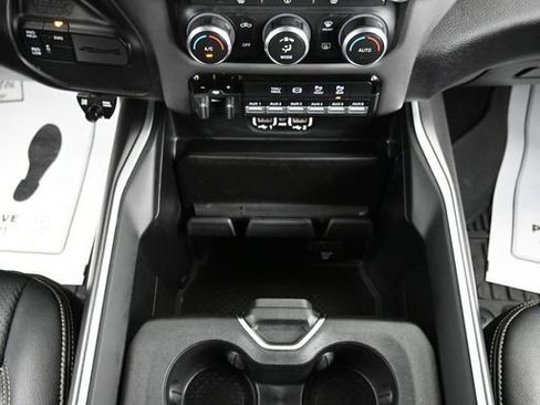 Used 2022 RAM 2500 Big Horn w/ Level C Equiment Group AWD/4WD image 24