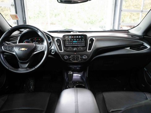 Used 2018 Chevrolet Malibu RS w/ Leather Package FWD image 20