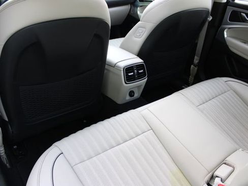 Used 2020 Genesis G70 2.0T Elite image 10