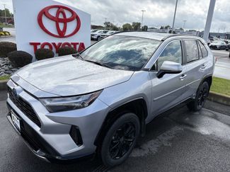 Used 2023 Toyota RAV4 SE video 1