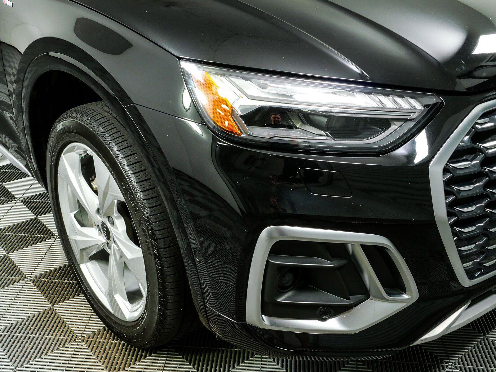 Used 2023 Audi Q5 2.0T Prestige w/ Prestige Package AWD/4WD image 38
