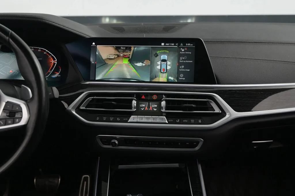 Used 2021 BMW X7 xDrive40i w/ M Sport Package AWD/4WD image 35