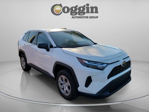 Certified 2024 Toyota RAV4 LE FWD image 7
