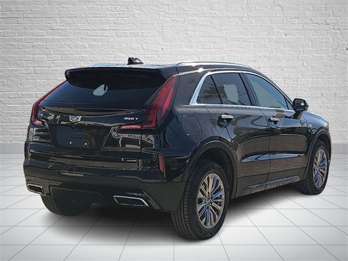 Used 2024 Cadillac XT4 Premium Luxury image 4