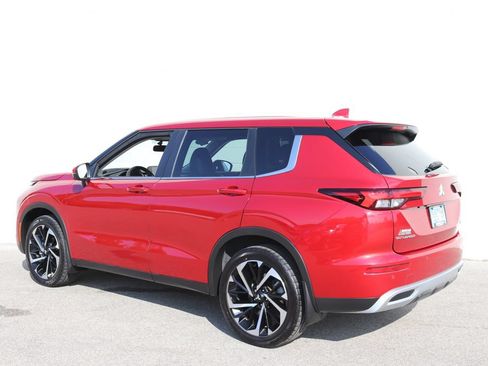 Used 2022 Mitsubishi Outlander SE AWD/4WD image 11