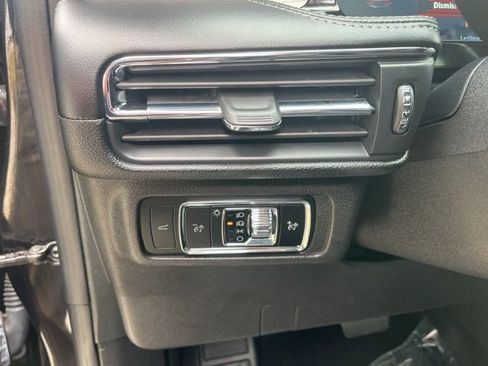 Used 2023 Lincoln Corsair Standard w/ Equipment Group 101A image 41