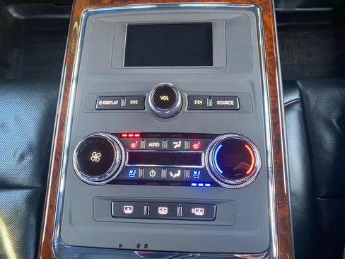 Used 2019 Lincoln Continental Reserve w/ Rear-seat Package image 17