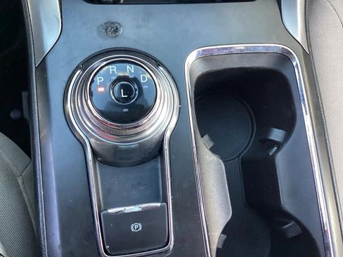 Used 2018 Ford Fusion SE FWD image 28
