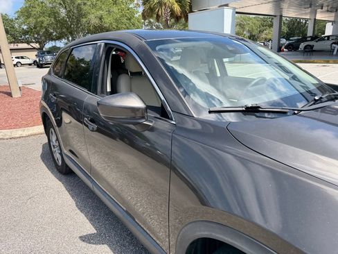 Used 2018 MAZDA CX-9 Touring w/ Touring Premium Package FWD image 14