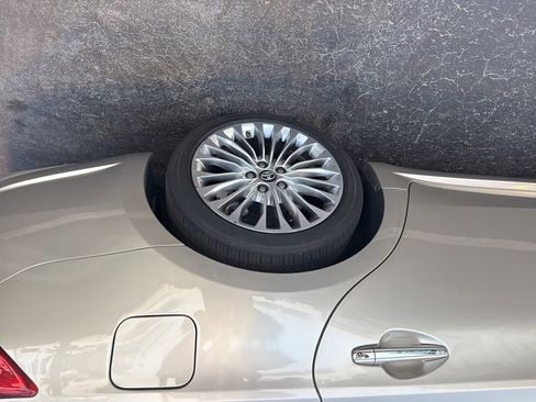 Used 2017 Toyota Avalon Limited image 11