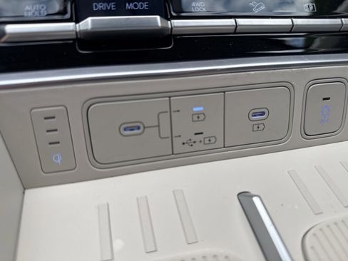 Used 2025 Hyundai Santa Fe Calligraphy image 38