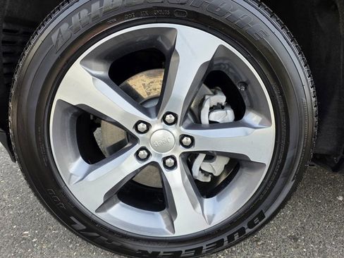 Used 2024 Jeep Grand Cherokee Limited 4xe image 3