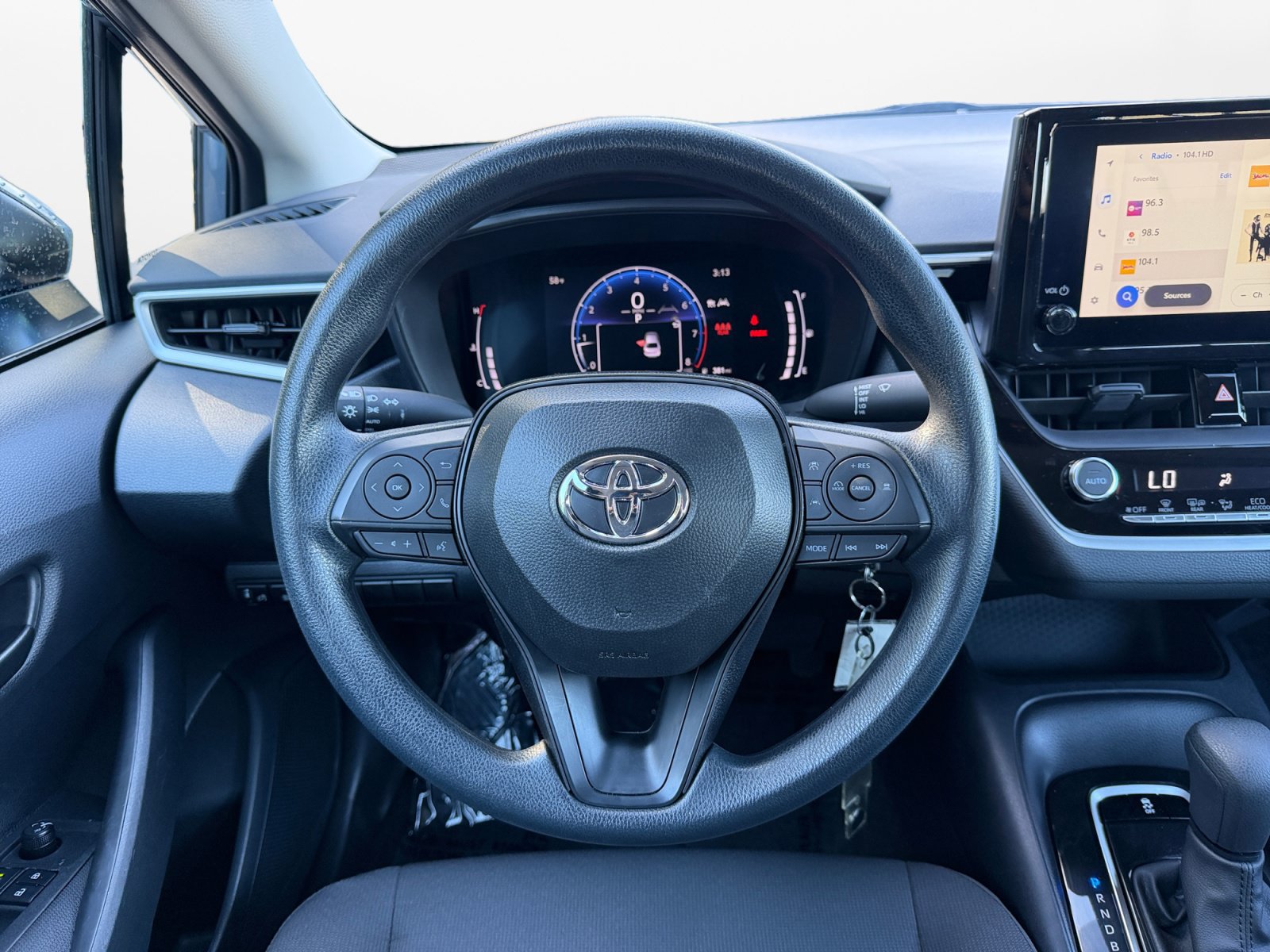 Used 2026 Toyota Corolla LE FWD image 14