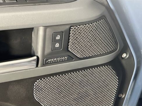 Used 2023 Land Rover Defender 110 X-Dynamic SE image 18