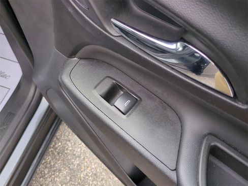 Certified 2021 Chevrolet Equinox LT image 26