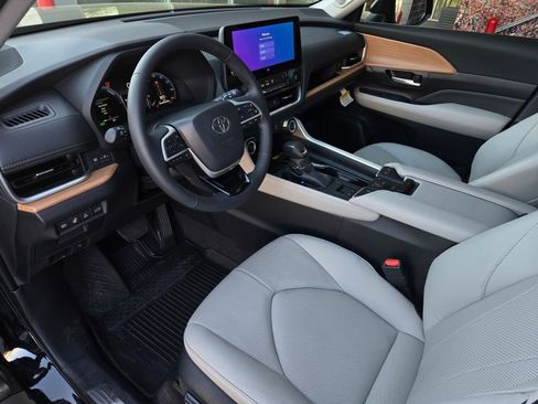 Certified 2026 Toyota Grand Highlander Limited image 7