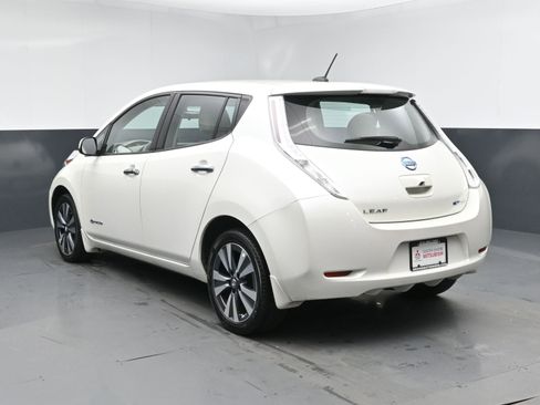 Used 2017 Nissan Leaf SV FWD image 2