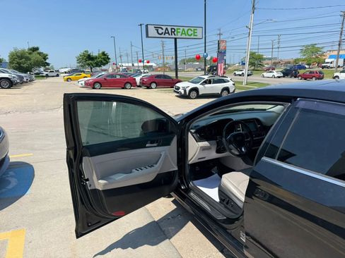 Used 2018 Hyundai Sonata Limited w/ Cargo Package FWD image 17