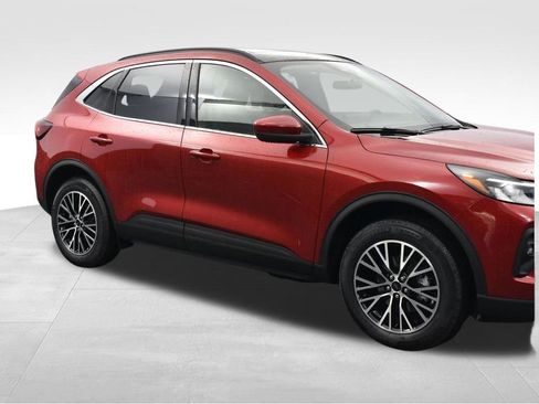 New 2025 Ford Escape SE image 3