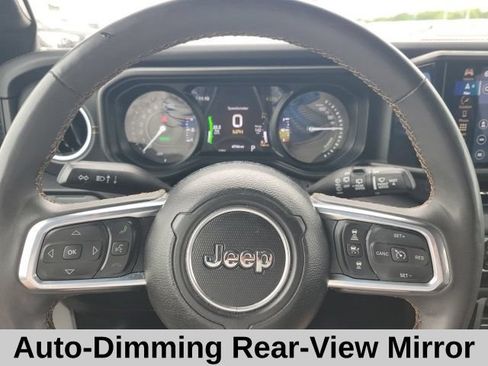 Used 2024 Jeep Wrangler Unlimited Sahara w/ Technology Group AWD/4WD image 17