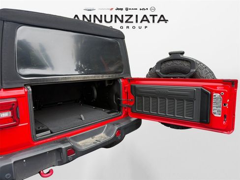 Used 2018 Jeep Wrangler Unlimited Rubicon image 18