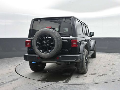 Used 2023 Jeep Wrangler Sahara w/ Cold Weather Group image 10