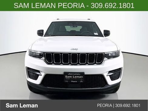 New 2025 Jeep Grand Cherokee Laredo w/ Luxury Tech Group I AWD/4WD image 2