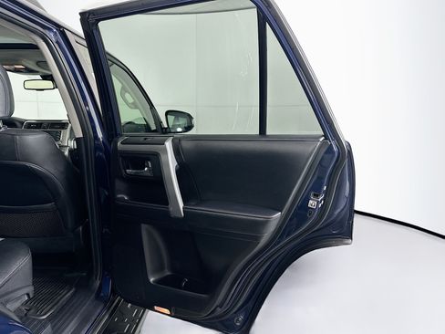 Used 2021 Toyota 4Runner SR5 Premium w/ Moonroof Package AWD/4WD image 32