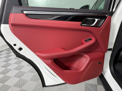 New 2026 Porsche Macan image 28