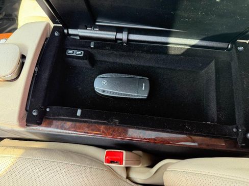 Used 2009 Mercedes-Benz S 550 4dr Sdn 5.5L V8 4MATIC image 22