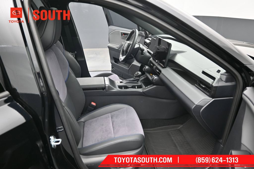 Used 2026 Toyota RAV4 XSE AWD/4WD image 32