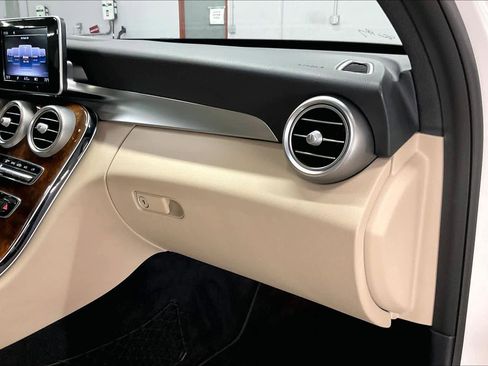 Used 2018 Mercedes-Benz C 300 Sedan image 17