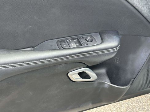 Used 2022 Dodge Challenger R/T image 13