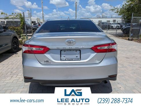 Used 2020 Toyota Camry LE image 4