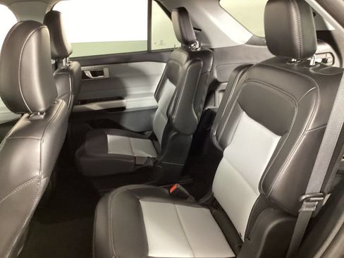Used 2024 Ford Explorer XLT w/ Equipment Group 202A AWD/4WD image 30