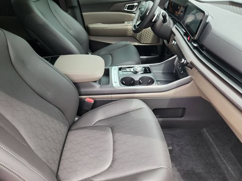 New 2026 Kia Carnival EX FWD image 11
