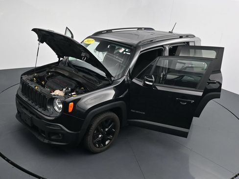 Used 2017 Jeep Renegade Altitude FWD image 40