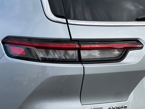 Used 2021 Jeep Grand Cherokee L Limited image 51