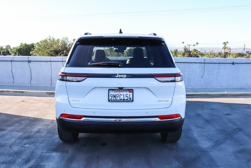 Used 2024 Jeep Grand Cherokee Limited AWD/4WD image 8