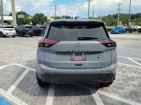 Used 2026 Nissan Rogue SV FWD image 4