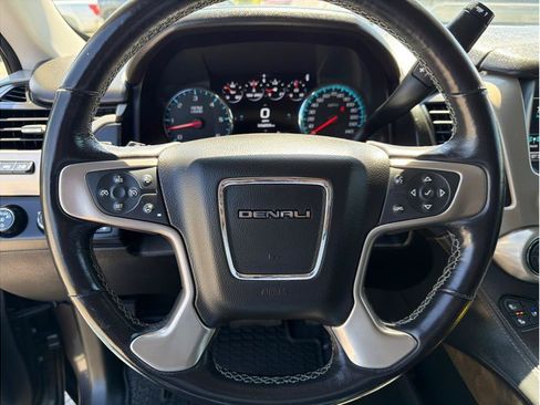 Used 2018 GMC Yukon Denali AWD/4WD image 7