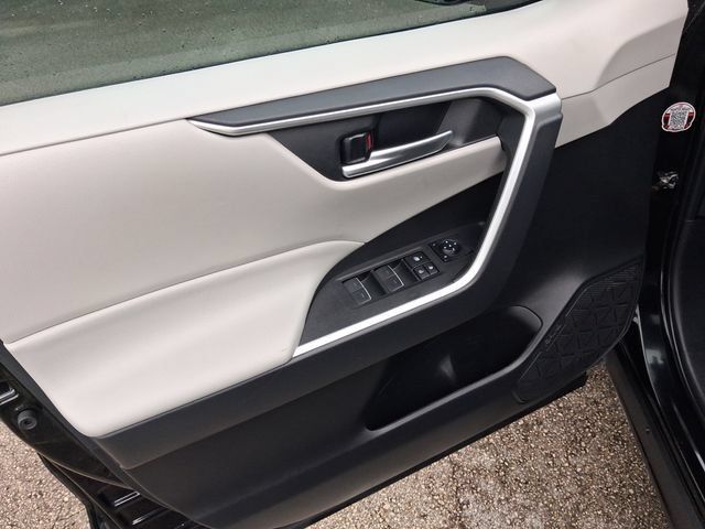 Used 2023 Toyota RAV4 XLE w/ Convenience Package FWD image 13