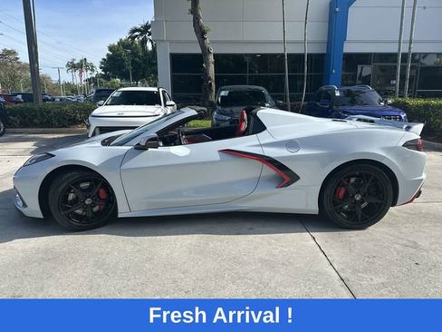 Used 2022 Chevrolet Corvette Stingray Premium Conv w/ Z51 Performance Package RWD image 37