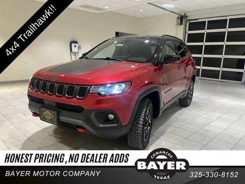 Used 2025 Jeep Compass Trailhawk AWD/4WD image 1