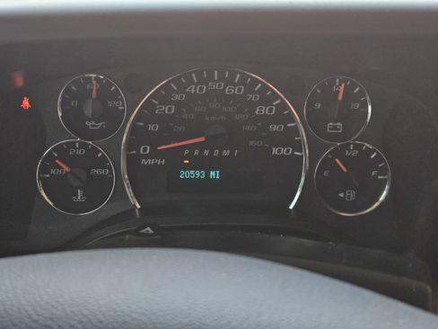 Used 2024 Chevrolet Express 2500 w/ Driver Convenience Package RWD image 8