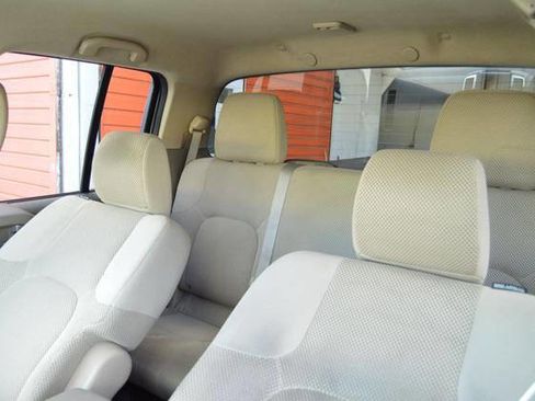 Used 2013 Nissan Frontier SV AWD/4WD image 38