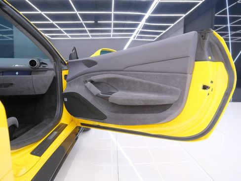 Used 2021 Ferrari F8 Tributo RWD image 39
